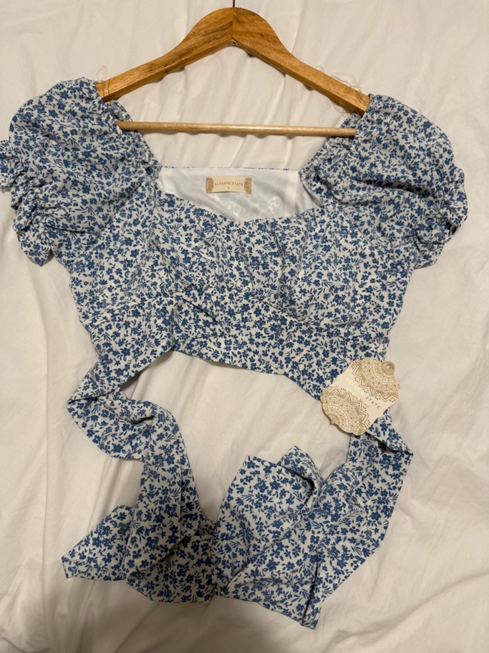Altar'd State Blue Floral Puff-Sleeve Tie-Back Crop Top